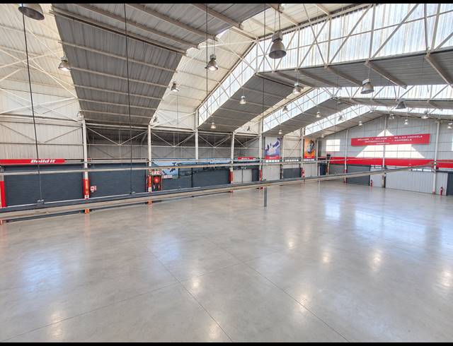 1,690M² WAREHOUSE FOR SALE IN ORMONDE